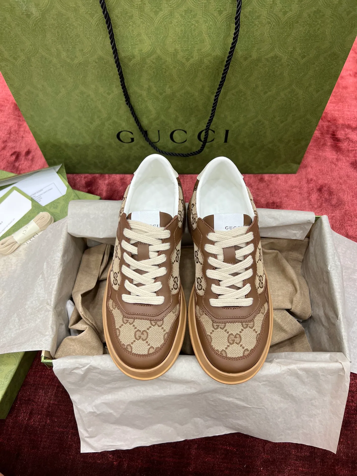 👟👟Ex-factory price 480👟👟 Gucc*i~~New upgraded version, original original color @GG couple's thick-soled shoes...biscuit shoes...white shoes...sneakers...flat shoes...catwalk style: celebrities, Internet celebrities, Xiaohongshu, etc. will definitely plant grass and call❤ Original customized cowhide fabric (classic old floral fabric, perforation, embossing process), the original bottom has a big logo, and there is a GG on the heel Logo, 5cm thick sole, classic Gucci webbing... Women's size 35-40, men's size 39-44